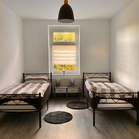 Schoene 3-Zimmer Monteurswohnung Im Sueden Von Leipzig Eg ภายนอก รูปภาพ