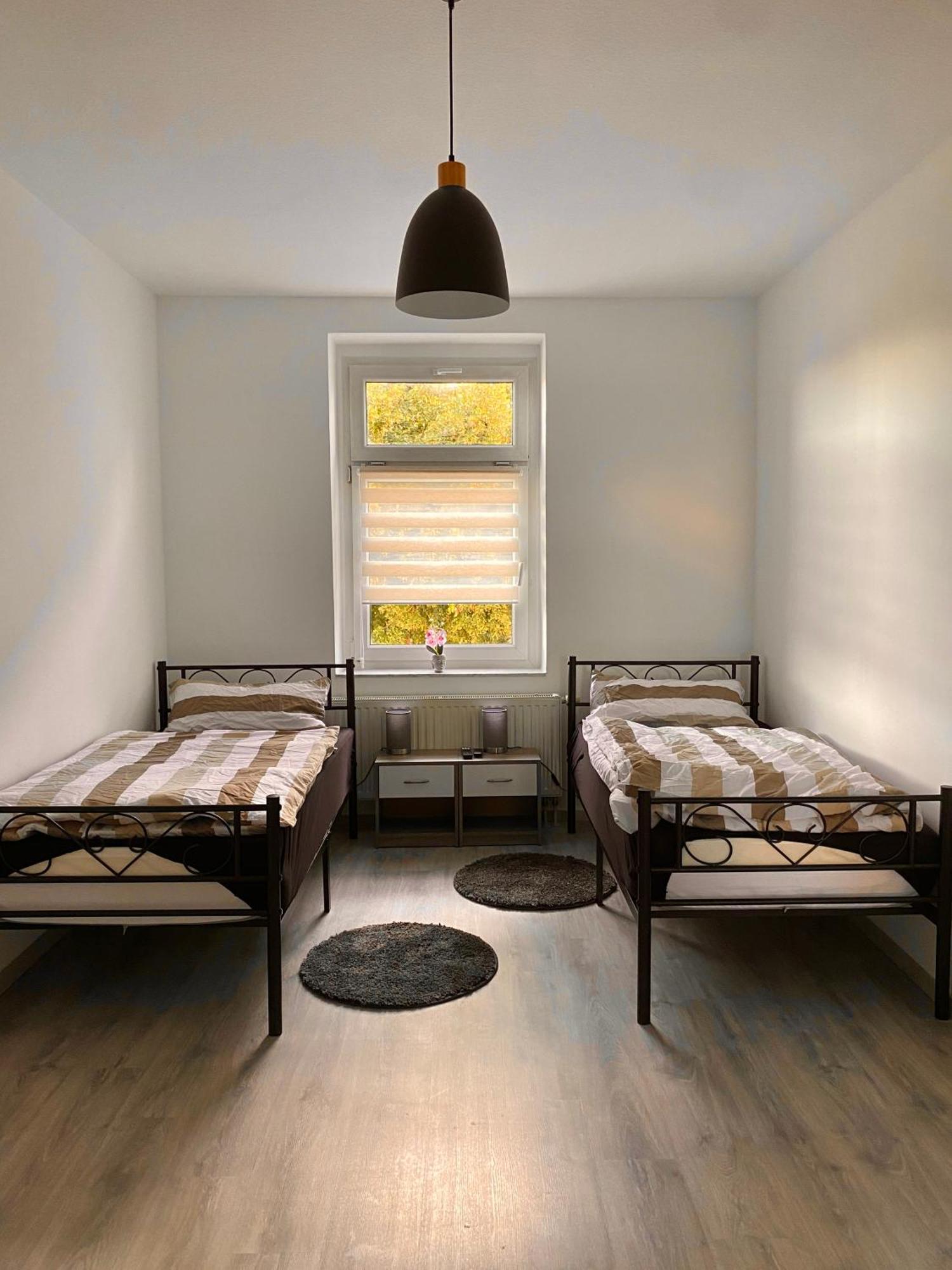 Schoene 3-Zimmer Monteurswohnung Im Sueden Von Leipzig Eg ภายนอก รูปภาพ