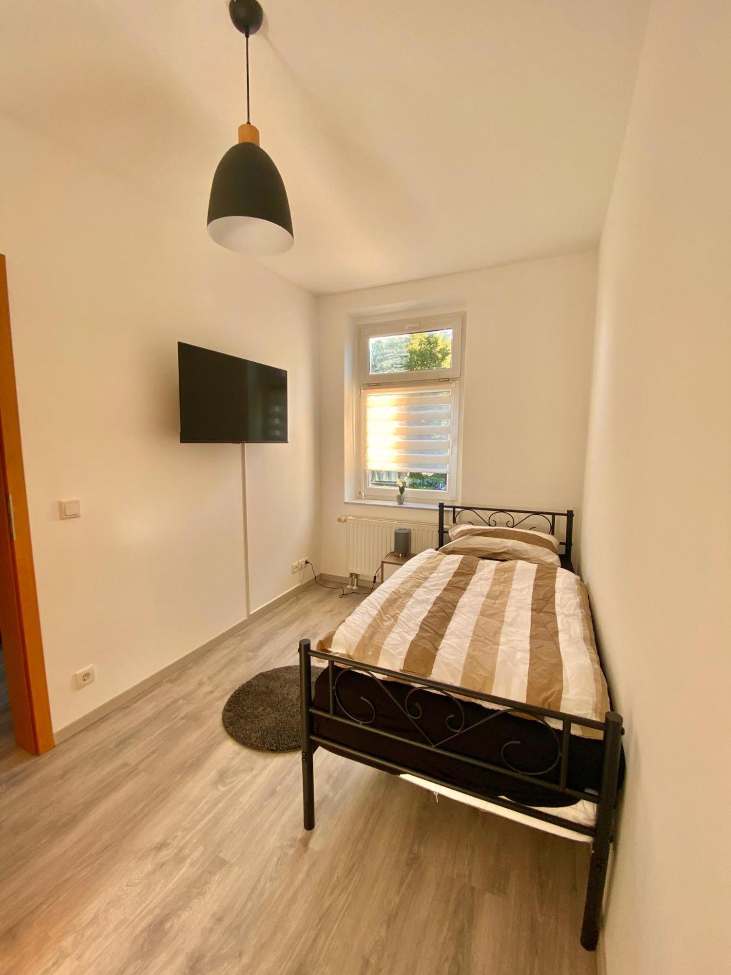 Schoene 3-Zimmer Monteurswohnung Im Sueden Von Leipzig Eg ภายนอก รูปภาพ