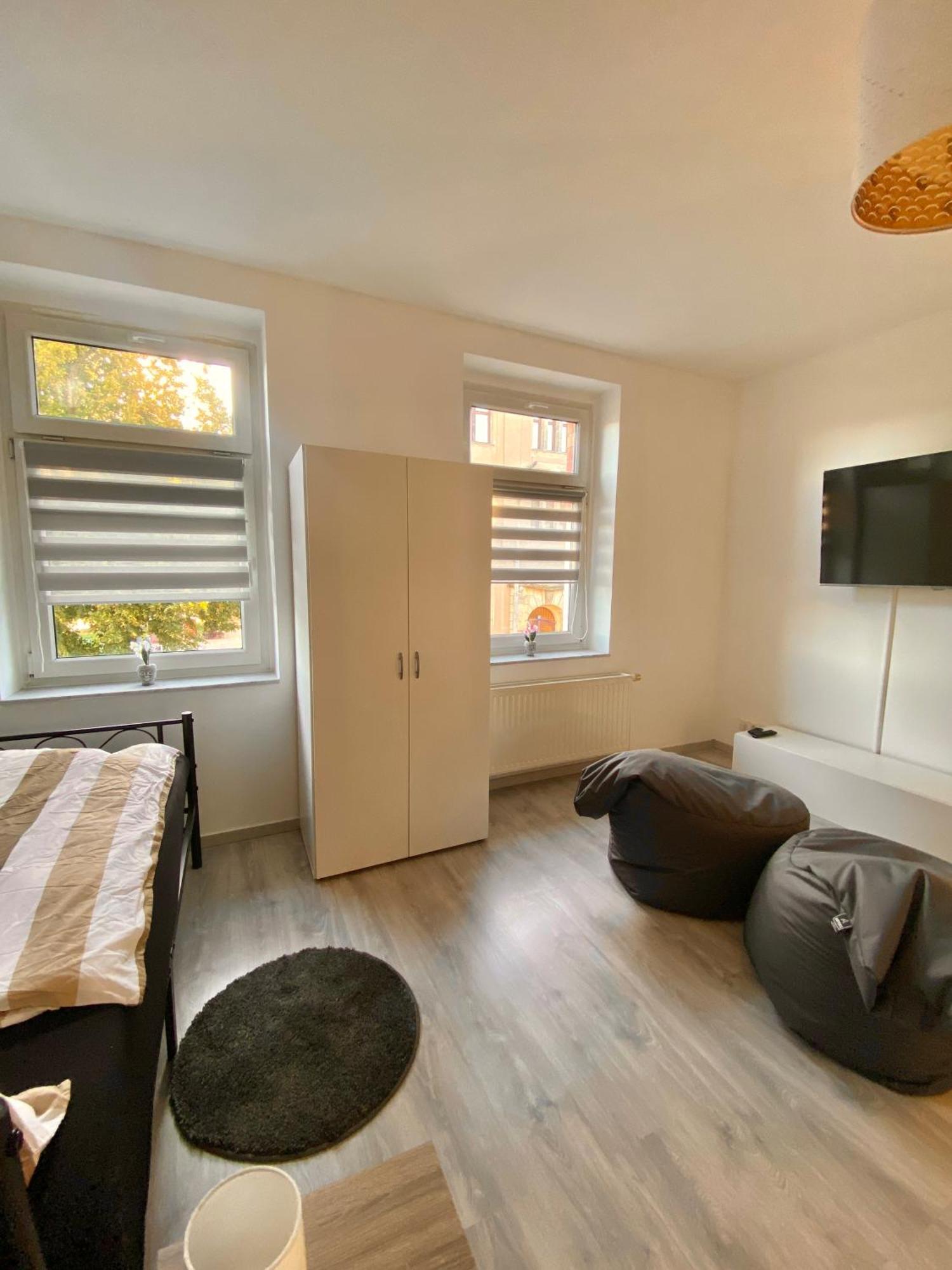 Schoene 3-Zimmer Monteurswohnung Im Sueden Von Leipzig Eg ภายนอก รูปภาพ